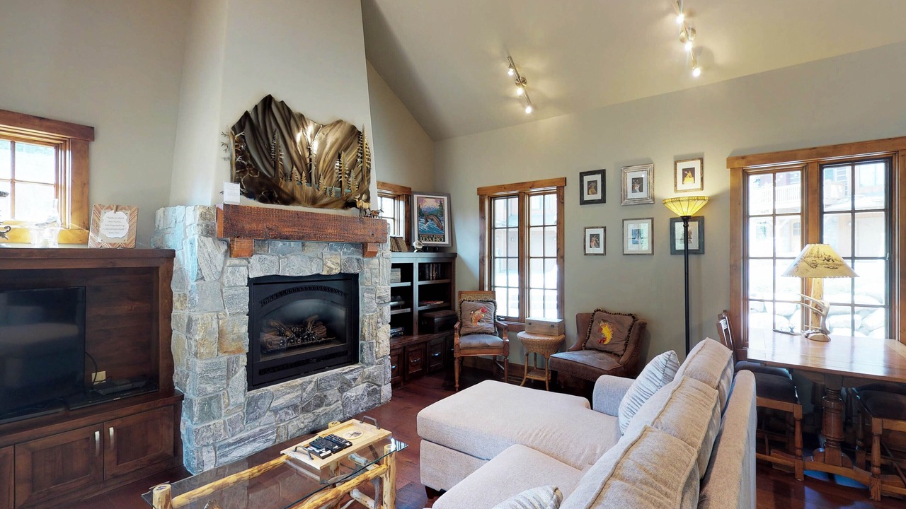 Photo of Livingroom in Tamarack Resort