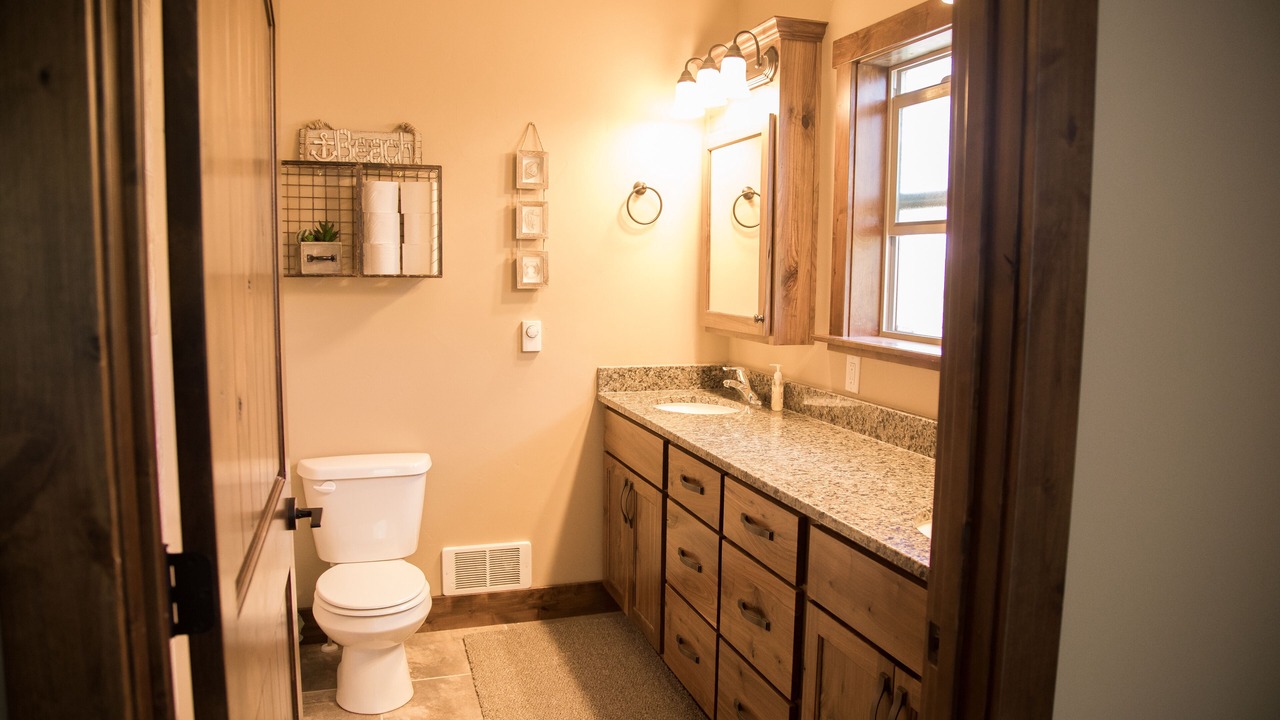 Photo of Bathroom in Garden City