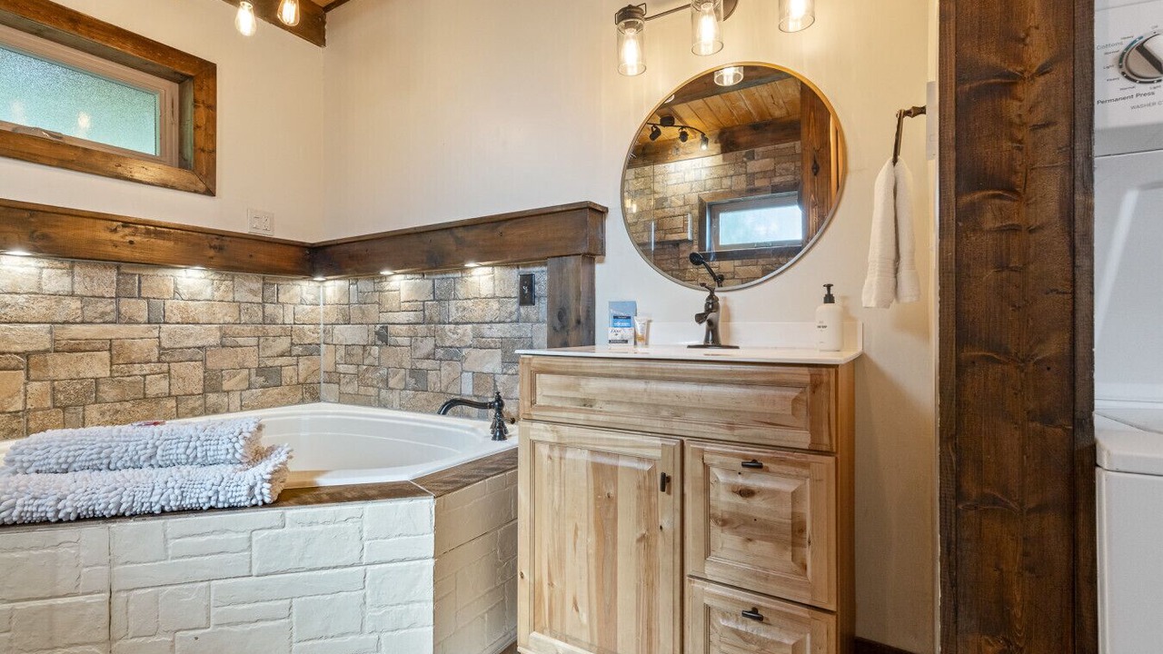 Photo of Bathroom in Jasper