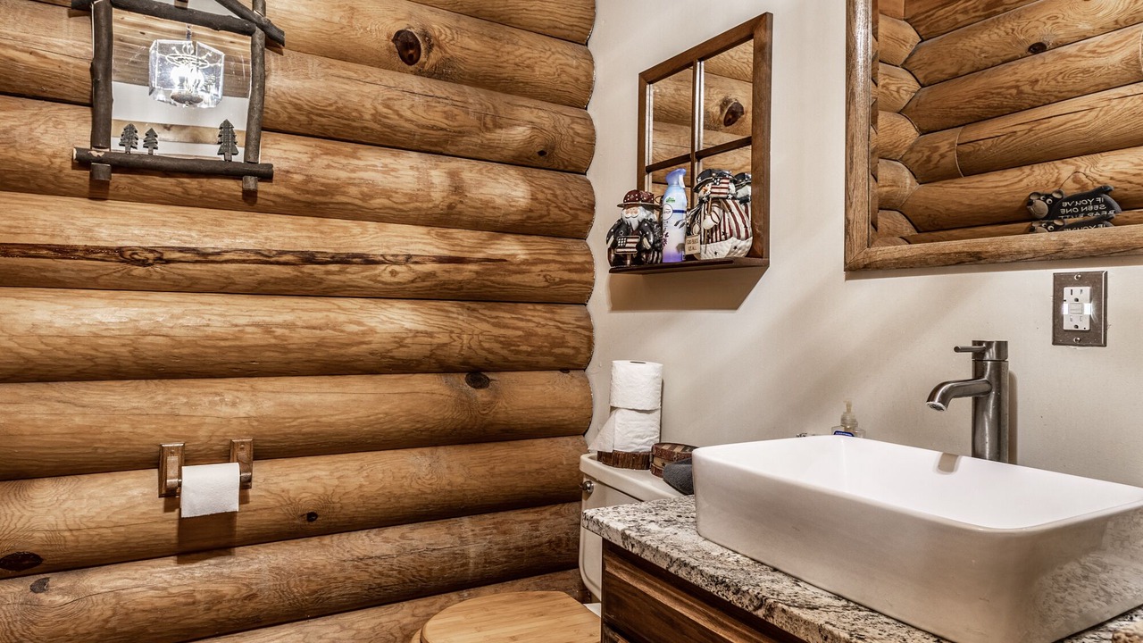 Photo of Bathroom in Gnaw Bone