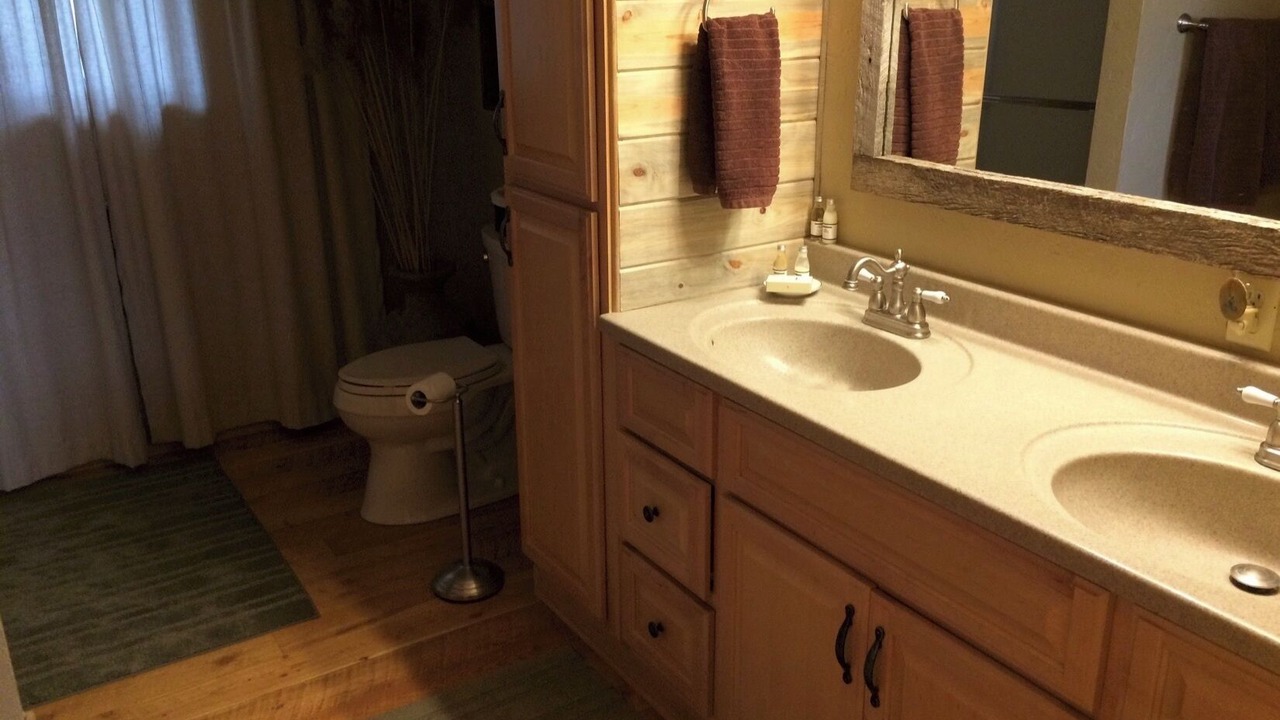 Photo of Bathroom in Shining Mountains