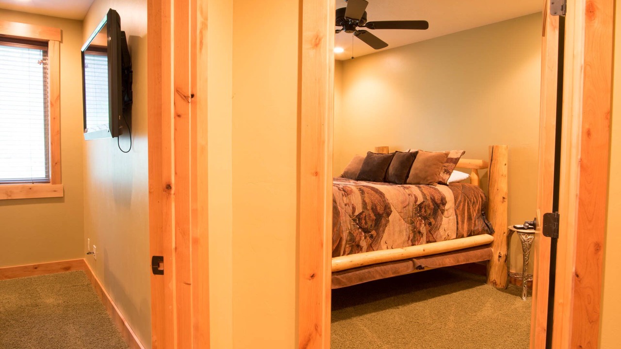 Photo of Bedroom in Island Park