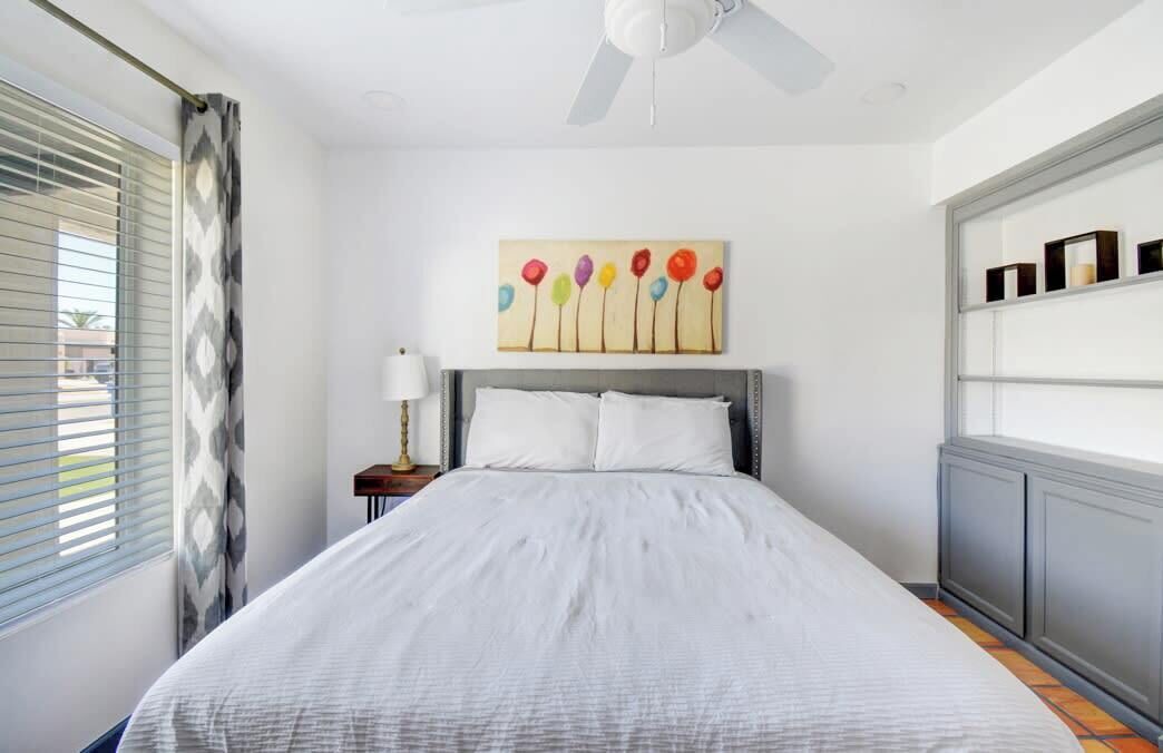 Photo of Bedroom in Honeyridge Manor