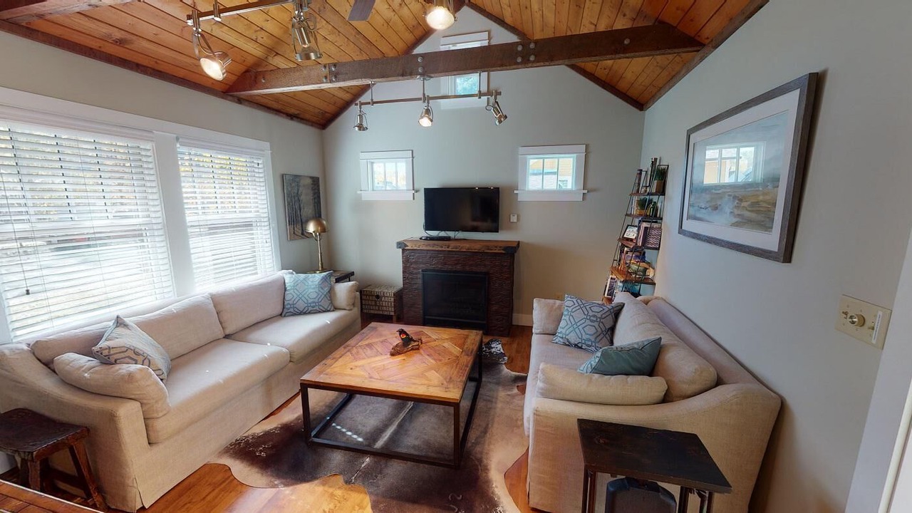 Photo of Livingroom in Bozeman