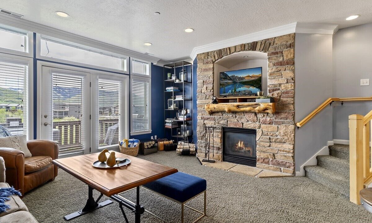 Photo of Livingroom in Ogden