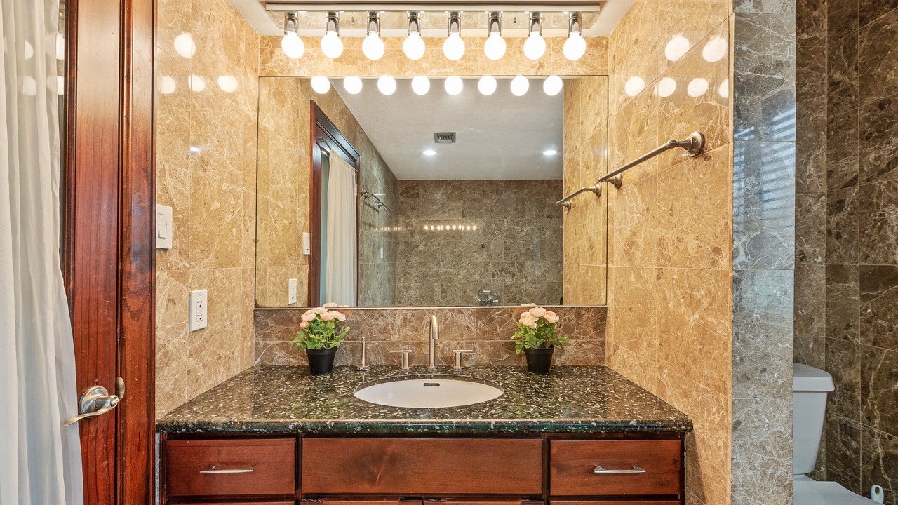 Photo of Bathroom in Clodine