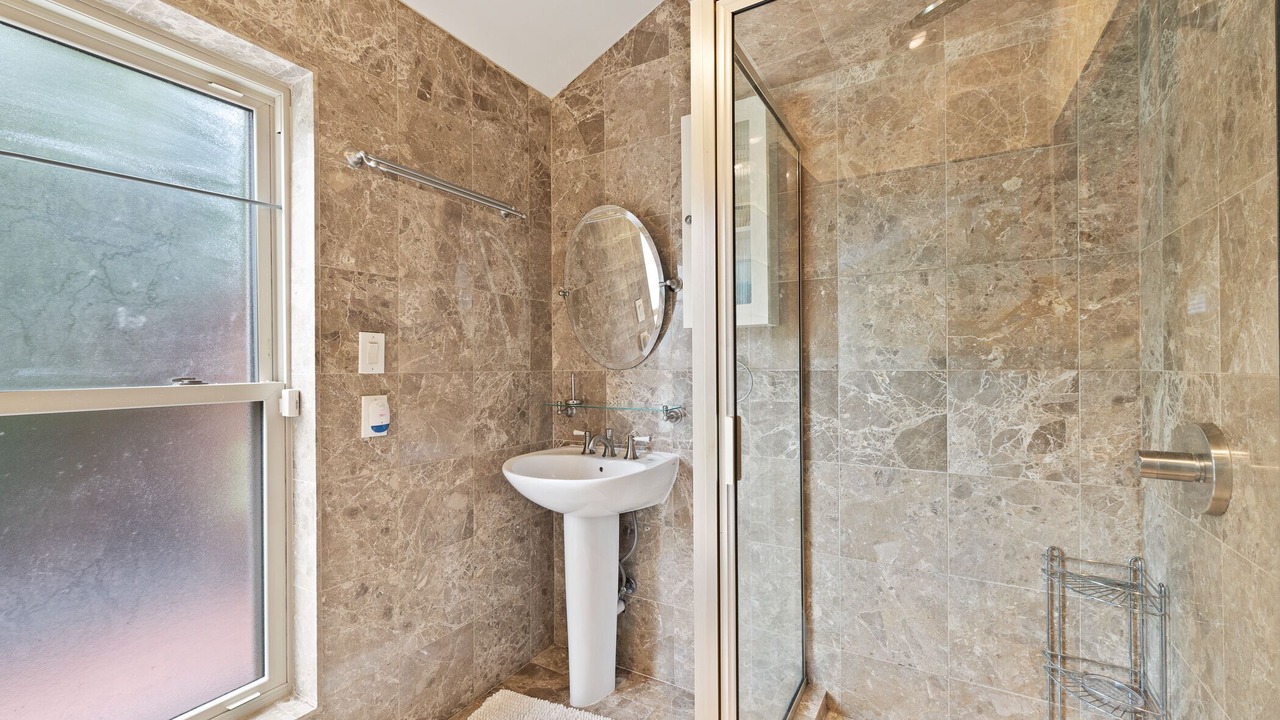 Photo of Bathroom in Clodine