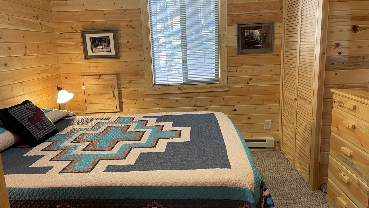 Photo of Bedroom in Island Park