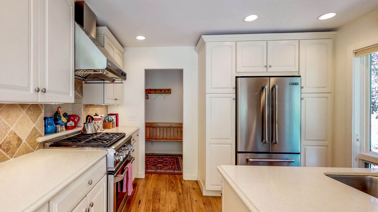 Photo of Kitchen in Warm Springs