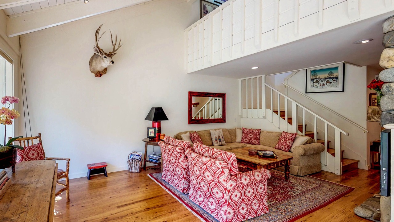 Photo of Livingroom in Warm Springs