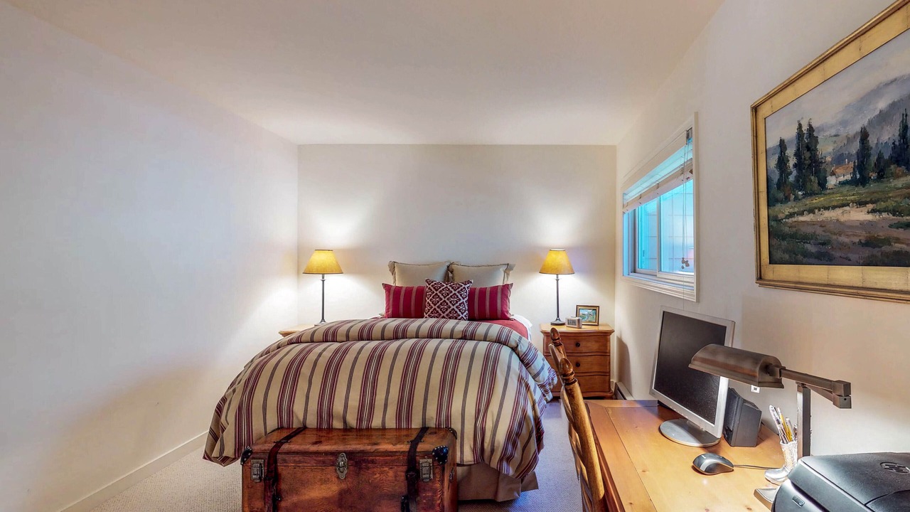 Photo of Bedroom in Warm Springs