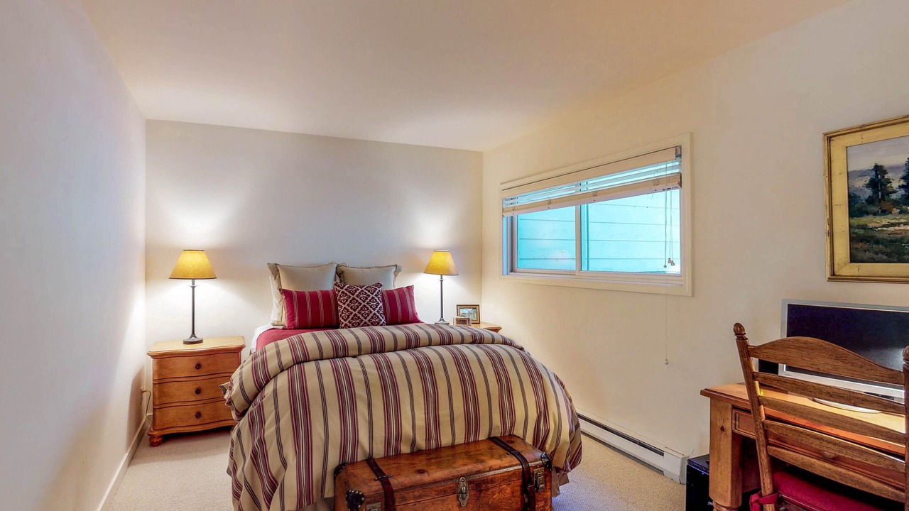 Photo of Bedroom in Warm Springs