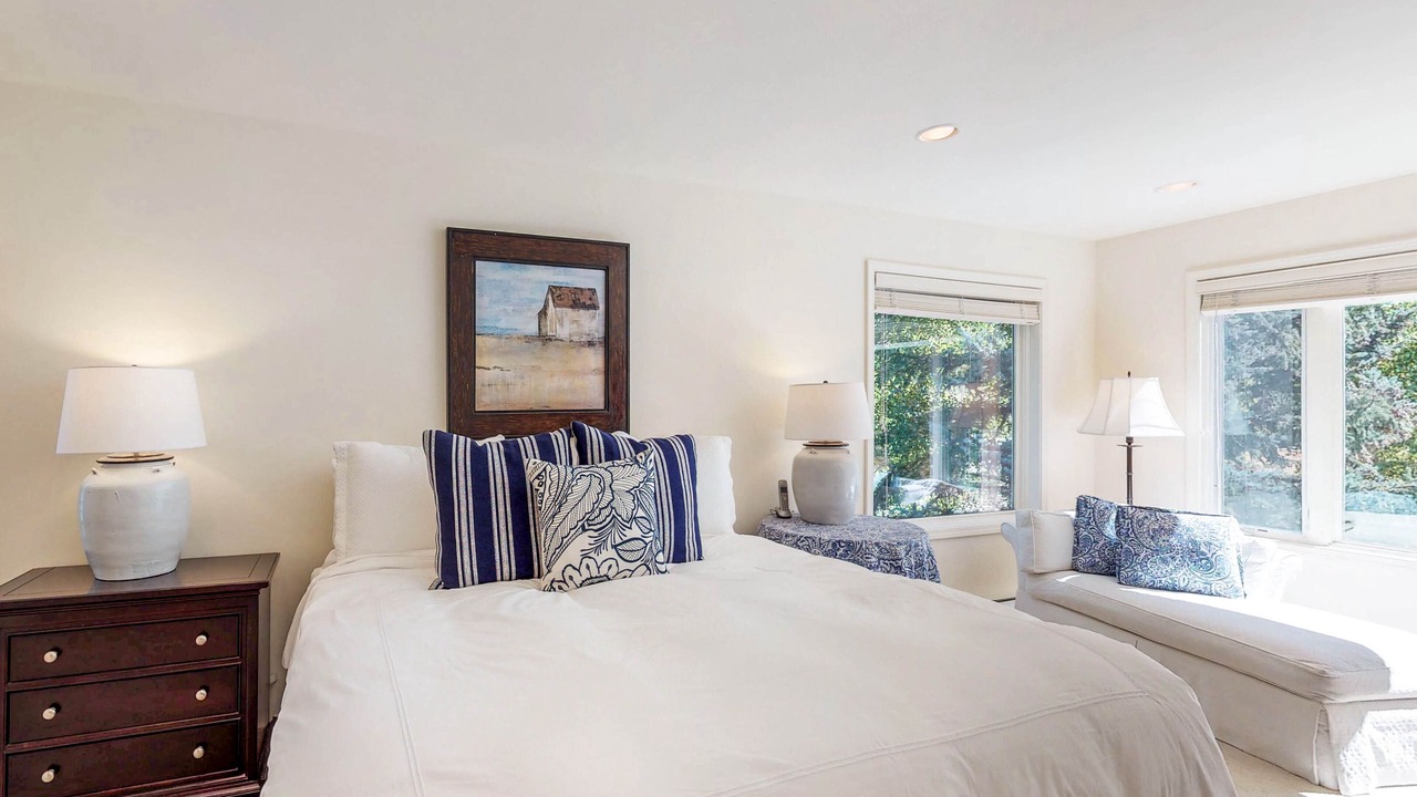 Photo of Bedroom in Warm Springs