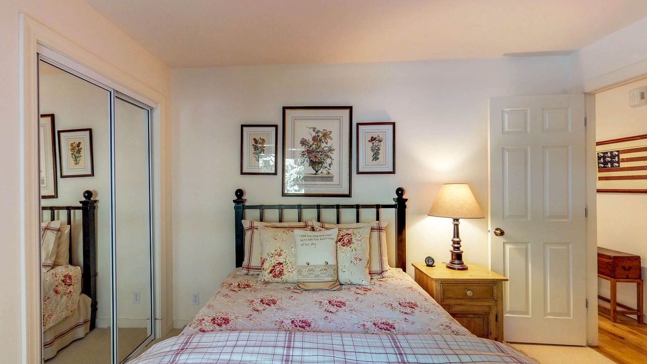 Photo of Bedroom in Warm Springs