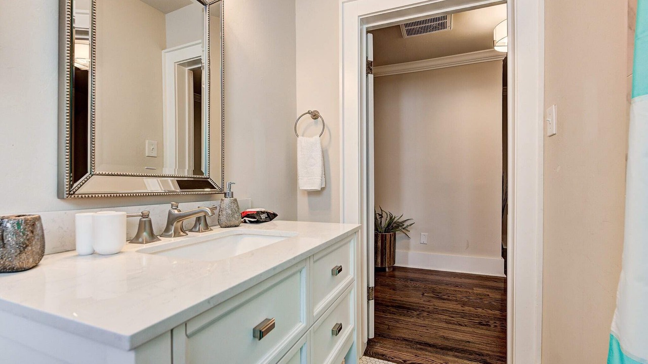 Photo of Bathroom in Lincoln Terrace