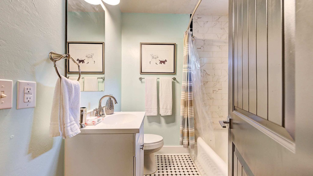 Photo of Bathroom in Central Oklahoma City