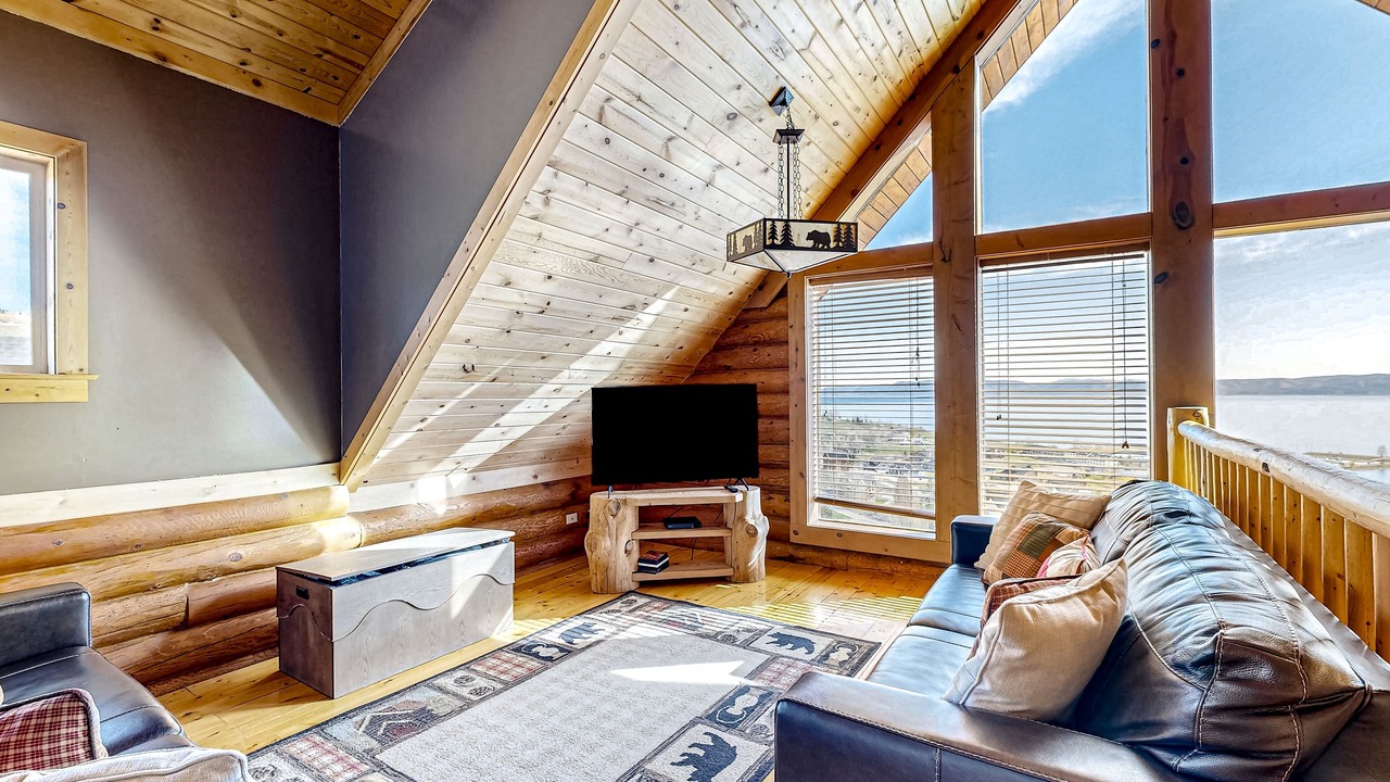 Photo of Livingroom in Harbor Village
