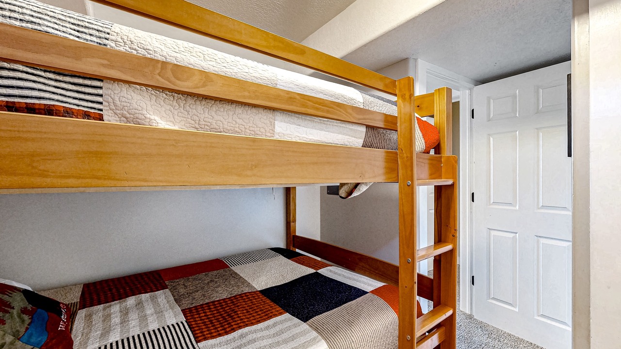 Photo of Bedroom in Harbor Village