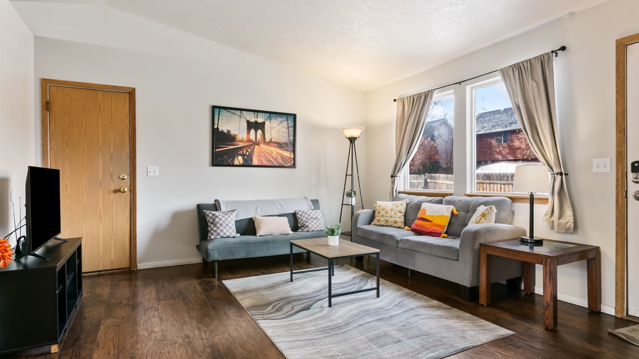 Photo of Livingroom in West Bench