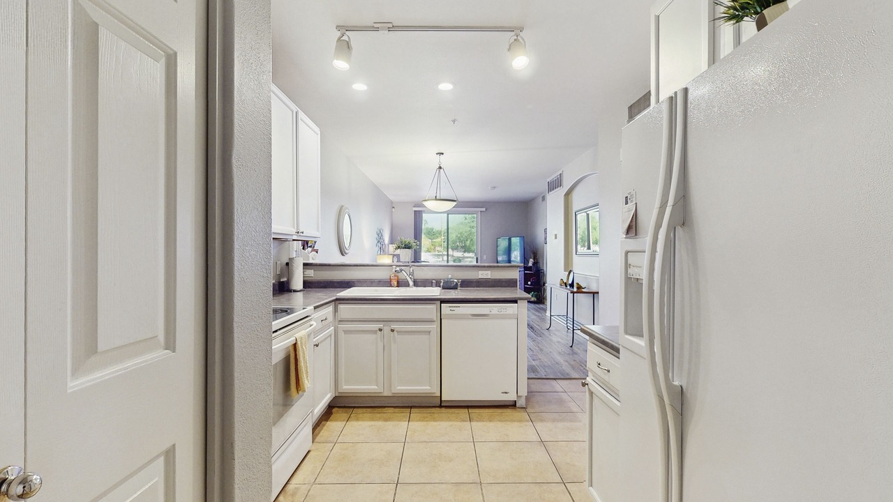 Photo of Kitchen in Superstition Lakes