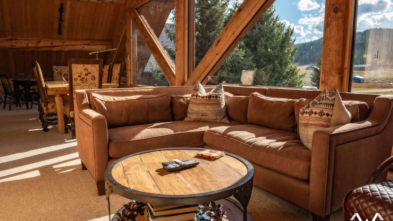 Photo of Livingroom in Gallatin Gateway
