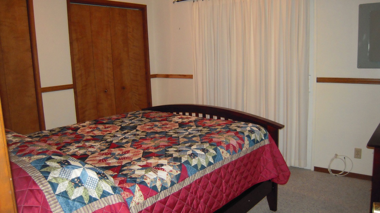 Photo of Bedroom in Winchester Bay