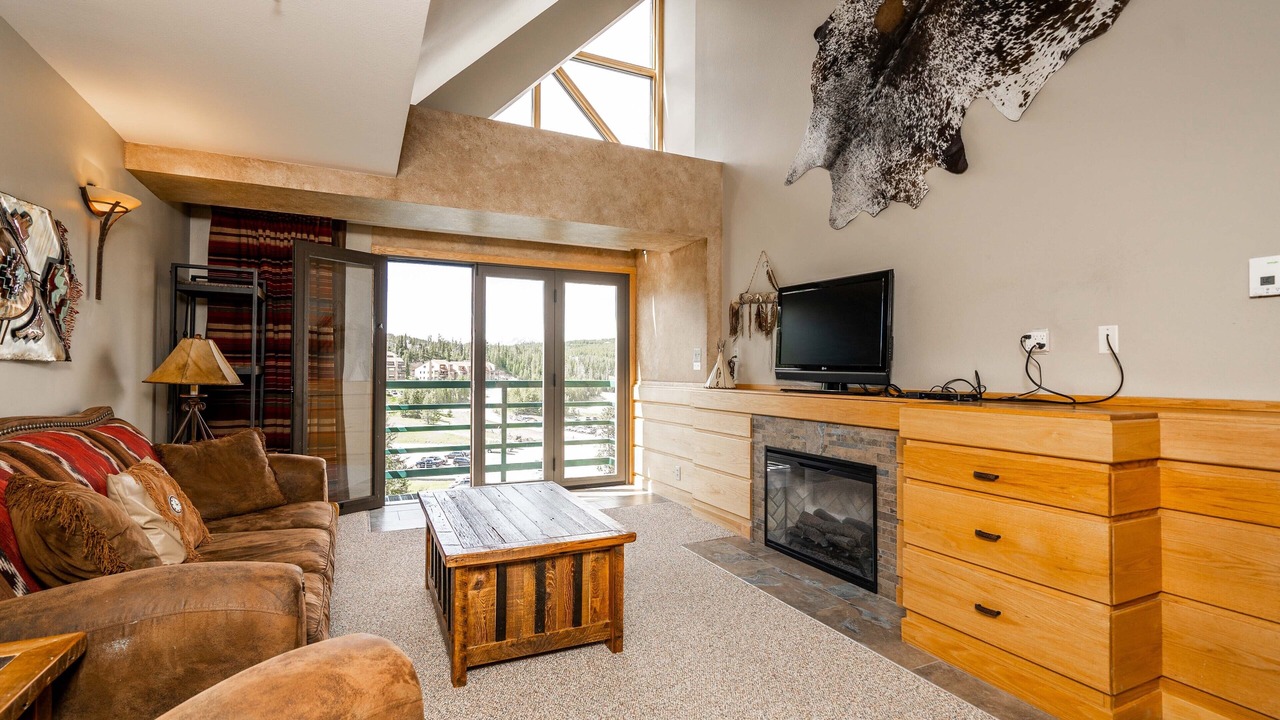 Photo of Livingroom in Big Sky