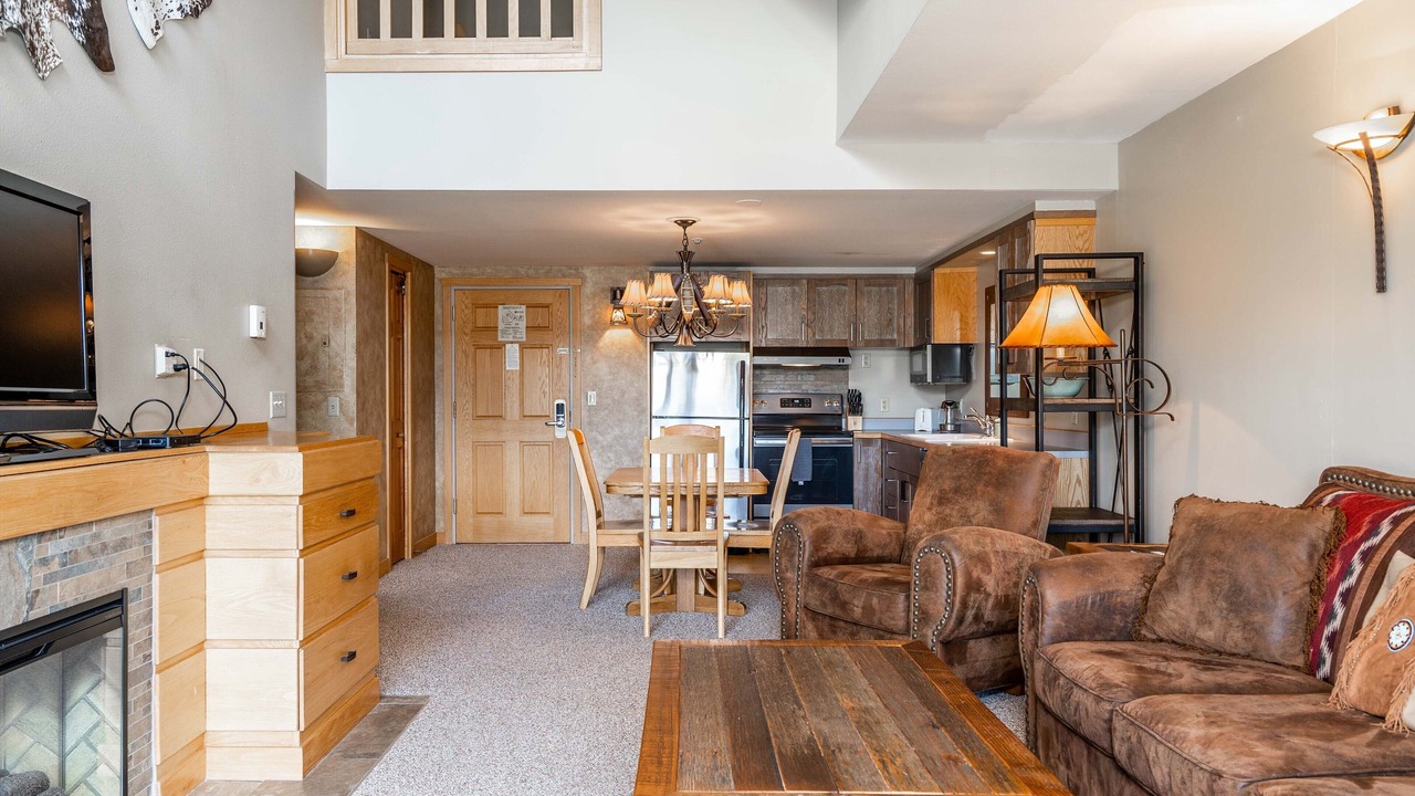 Photo of Livingroom in Big Sky