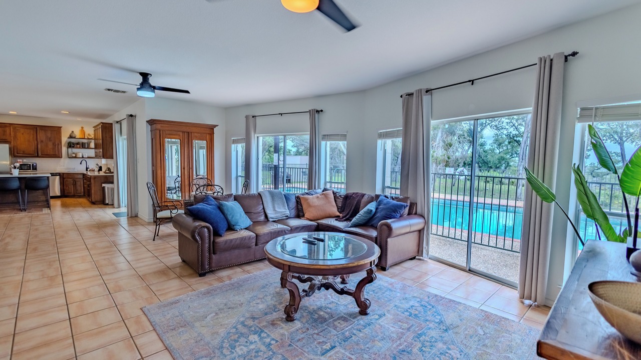Photo of Livingroom in Canyon Lake