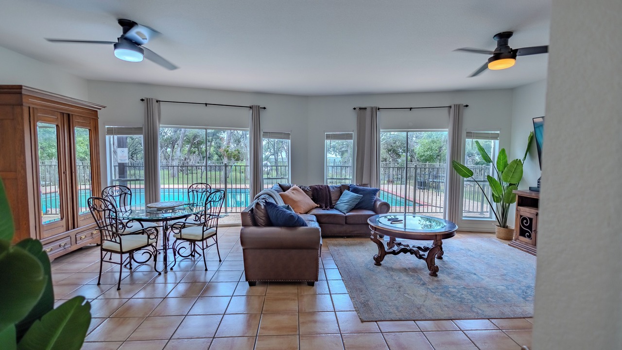 Photo of Livingroom in Canyon Lake