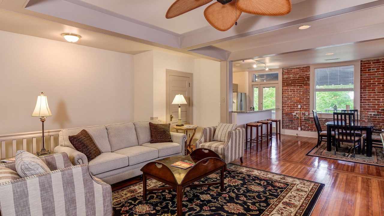 Photo of Livingroom in Hendersonville