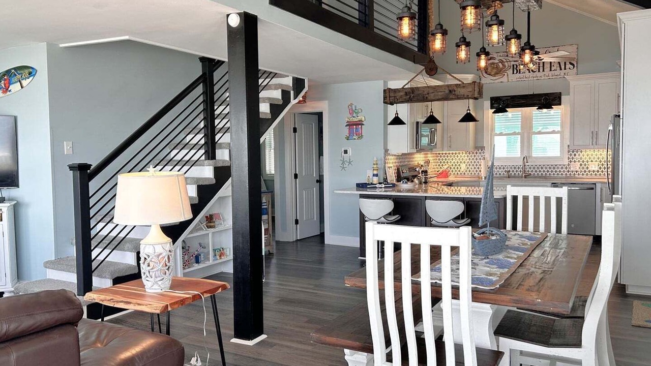 Photo of Livingroom in Oak Island