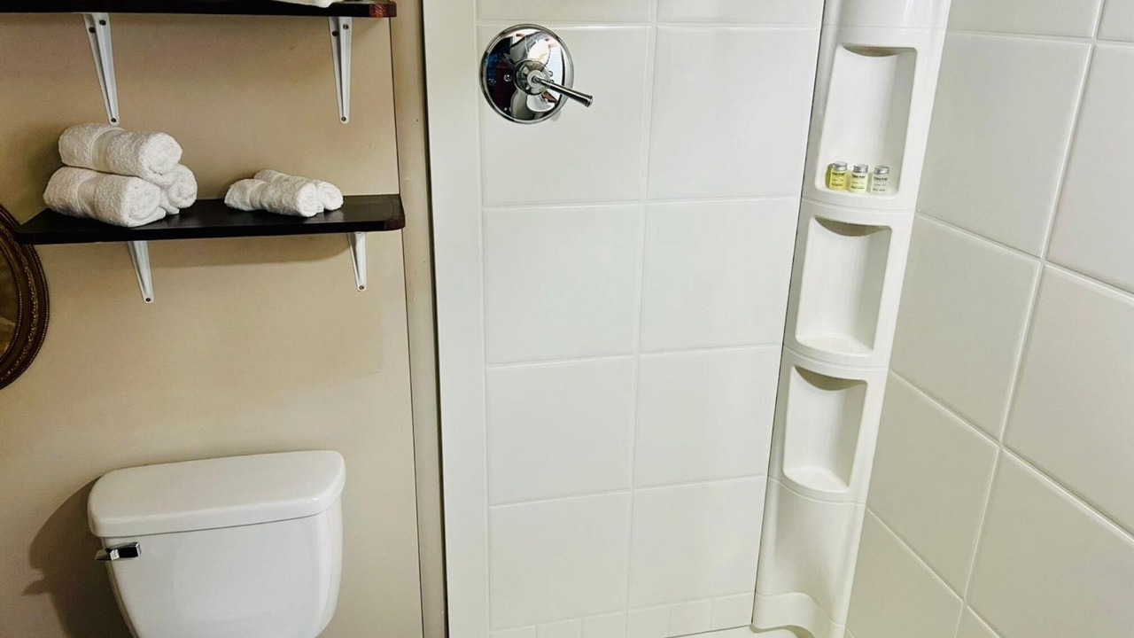 Photo of Bathroom in Fountain Run