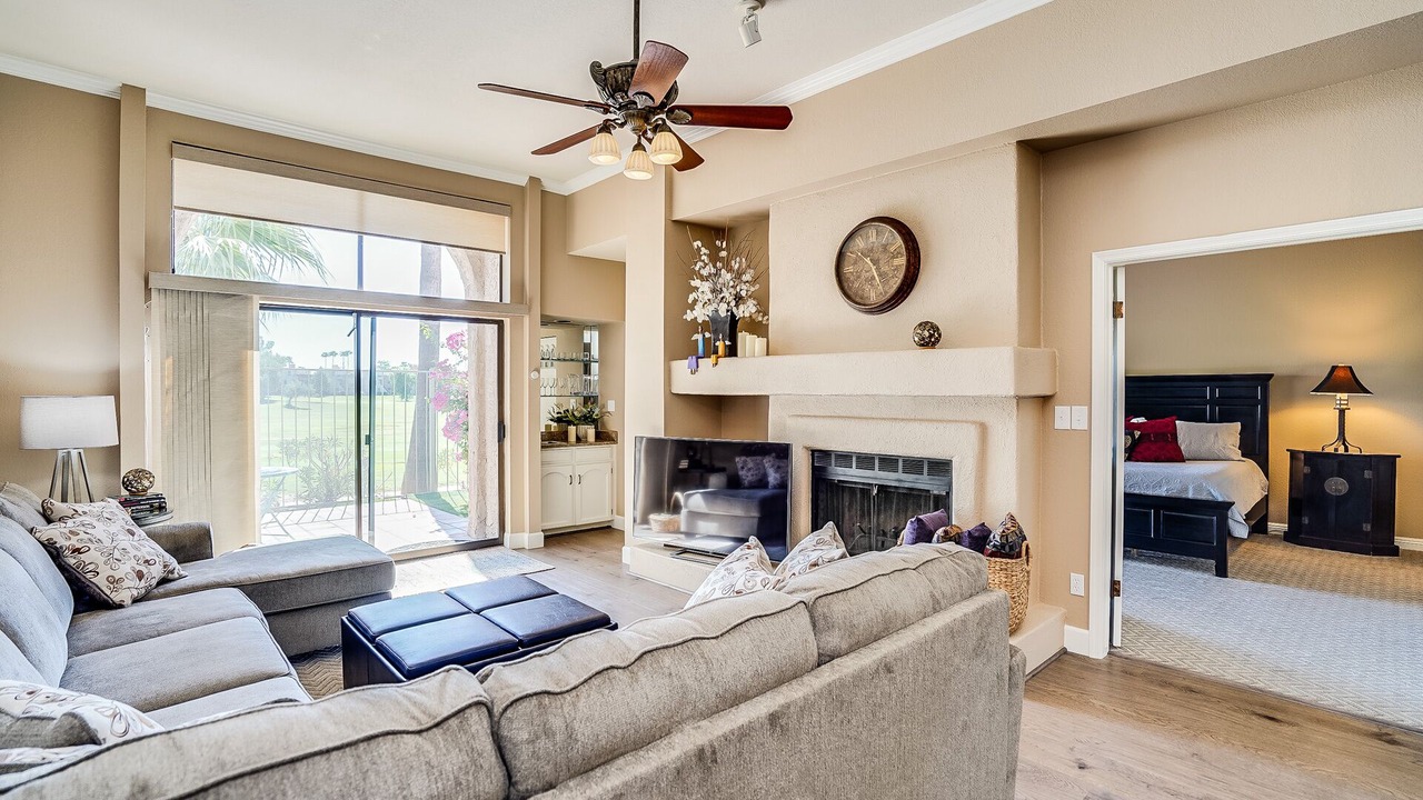 Photo of Livingroom in Gardens Development
