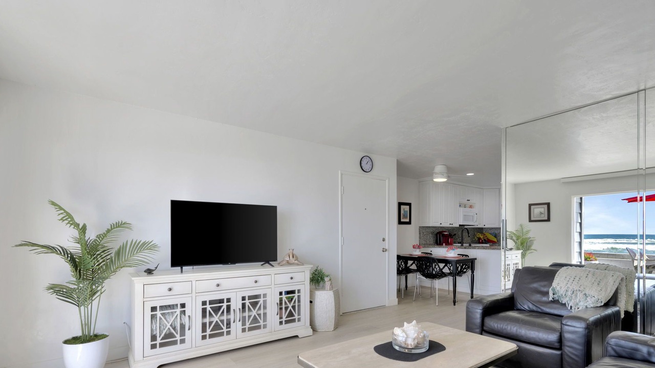 Photo of Livingroom in Mission Beach