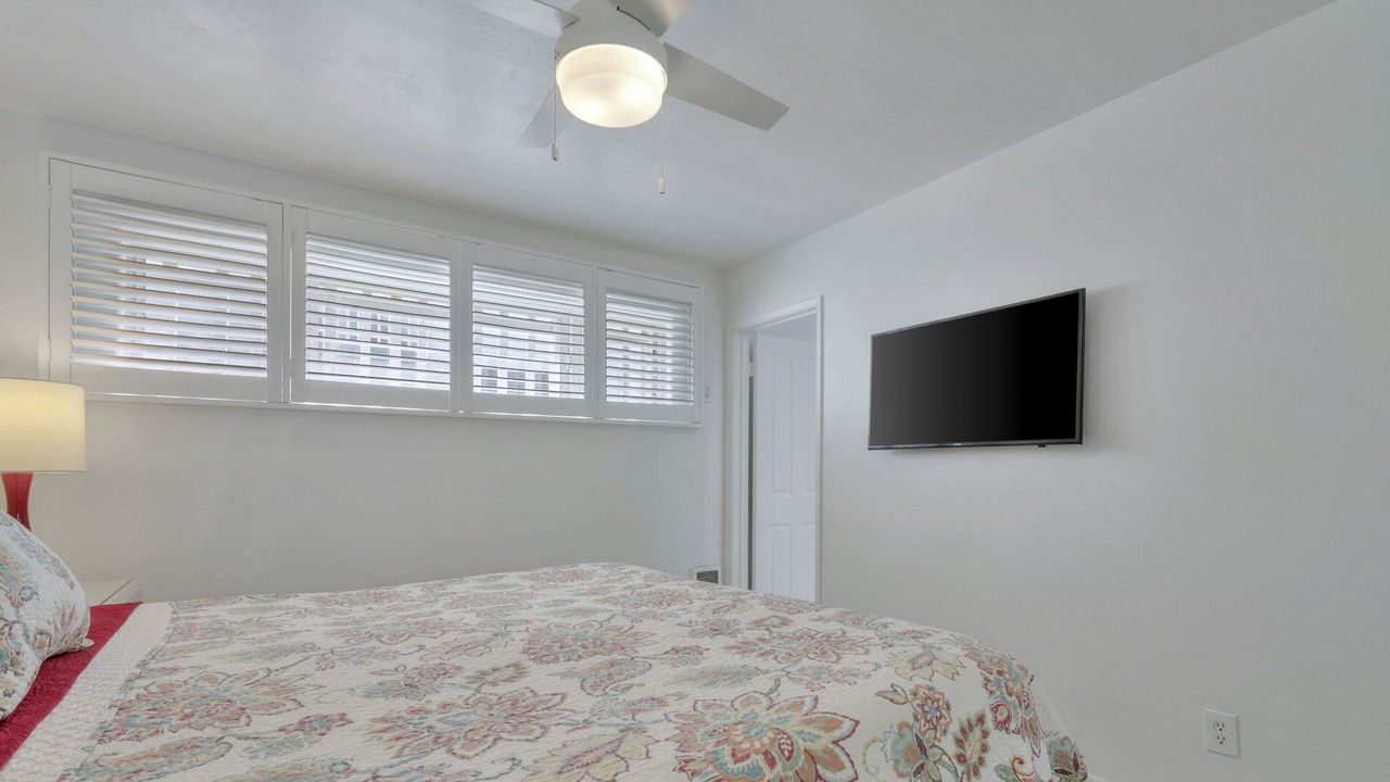 Photo of Bedroom in Mission Beach