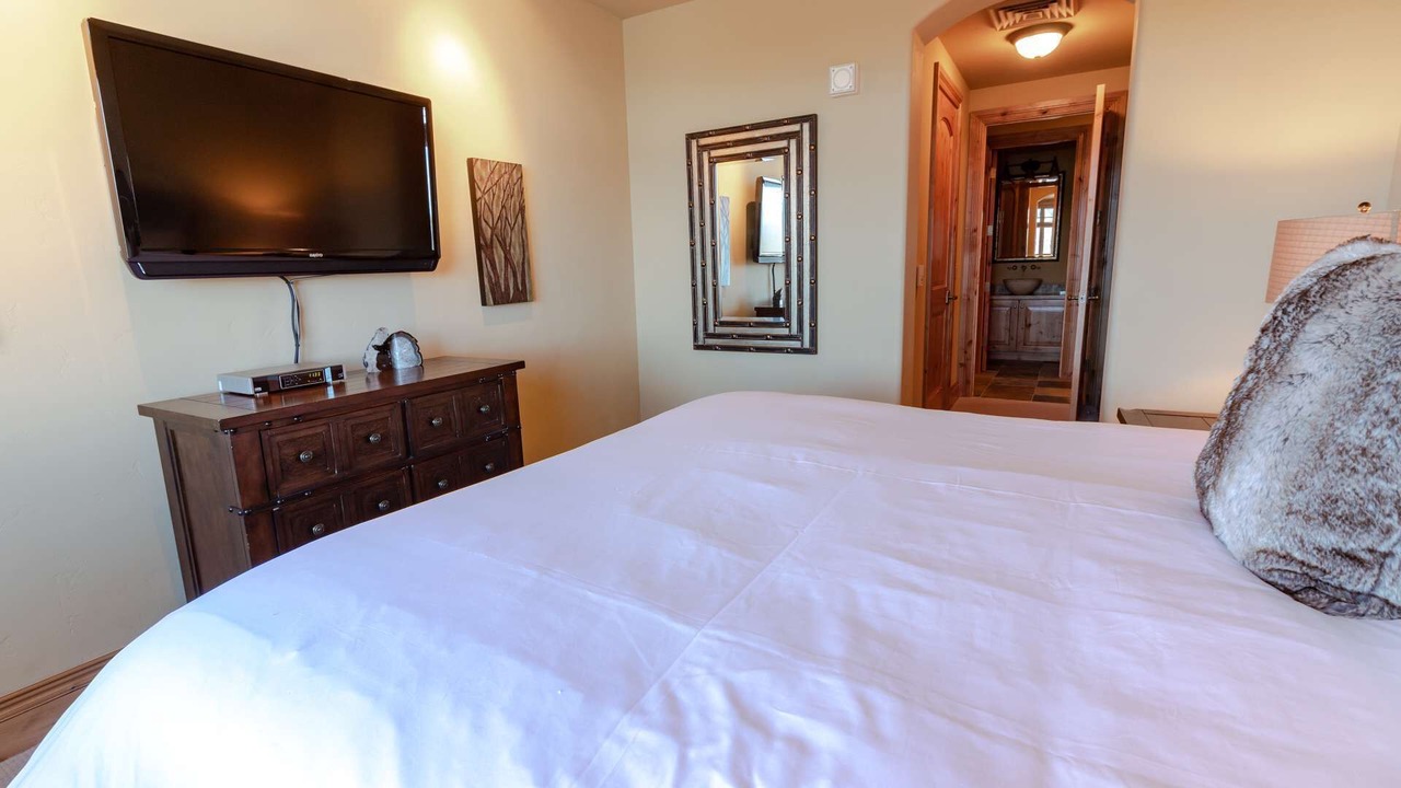 Photo of Bedroom in Empire Pass
