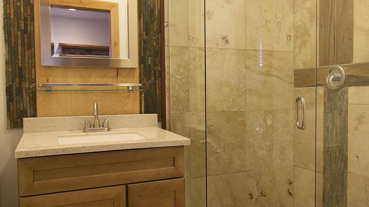 Photo of Bathroom in Gardiner