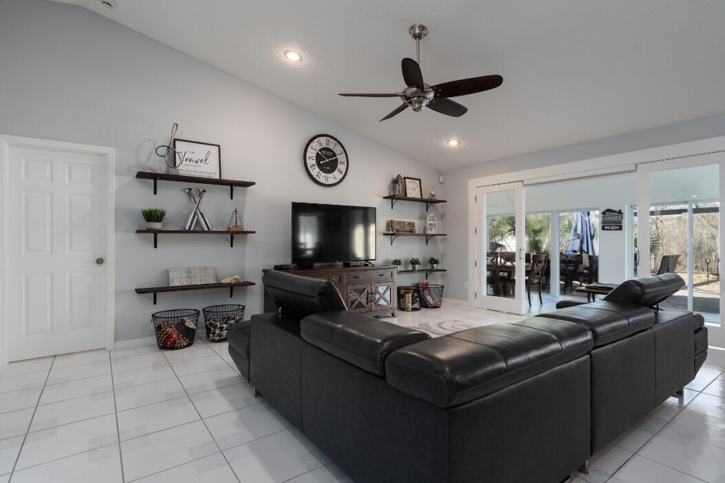 Photo of Livingroom in Deltona Lakes