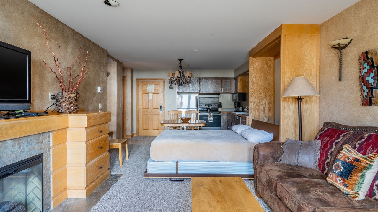 Photo of Livingroom in Big Sky