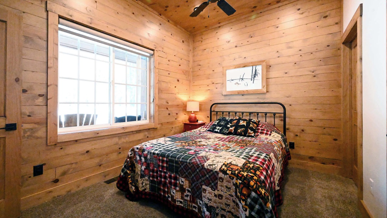 Photo of Bedroom in Island Park