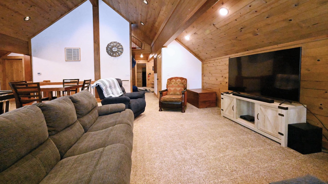 Photo of Livingroom in Island Park