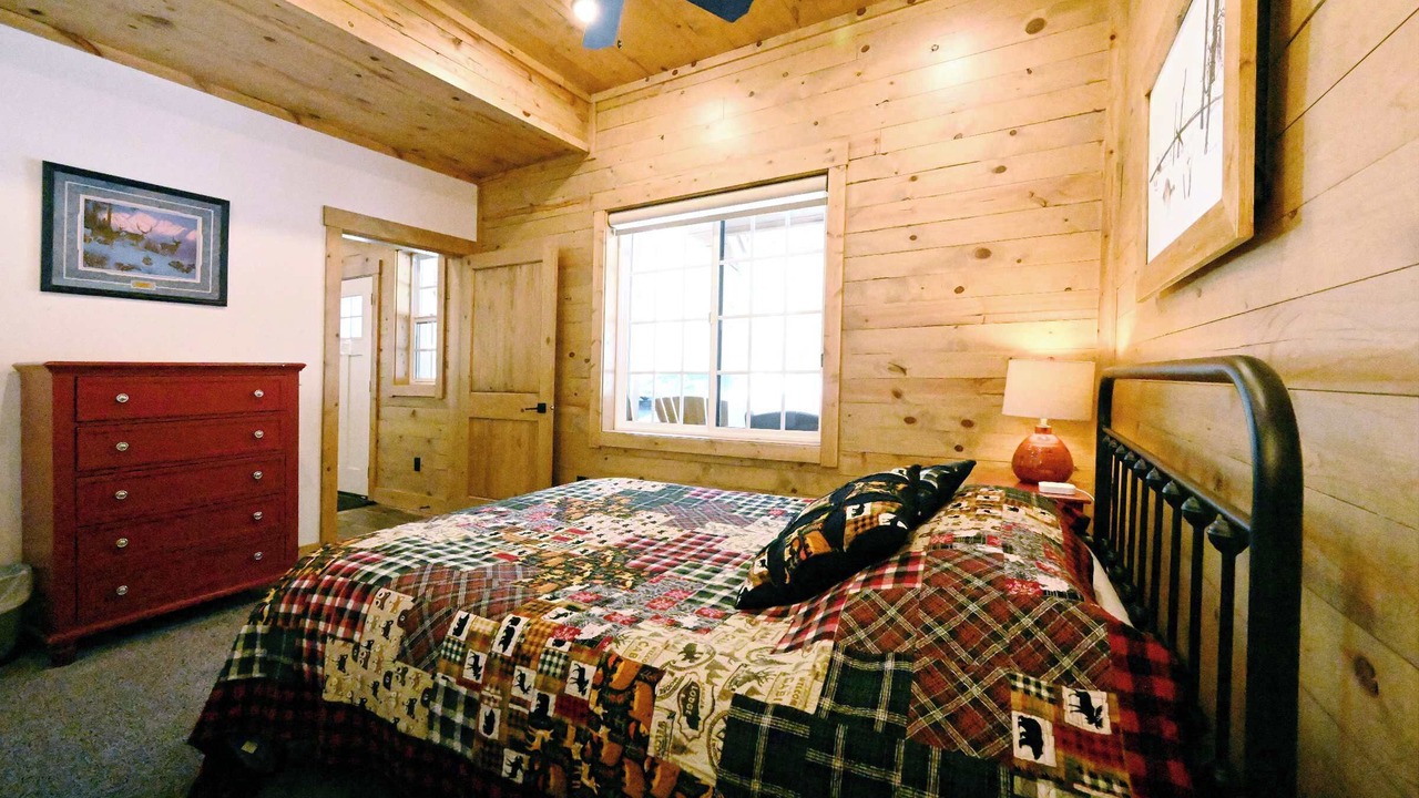 Photo of Bedroom in Island Park