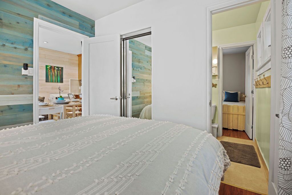 Photo of Bedroom in Mission Beach