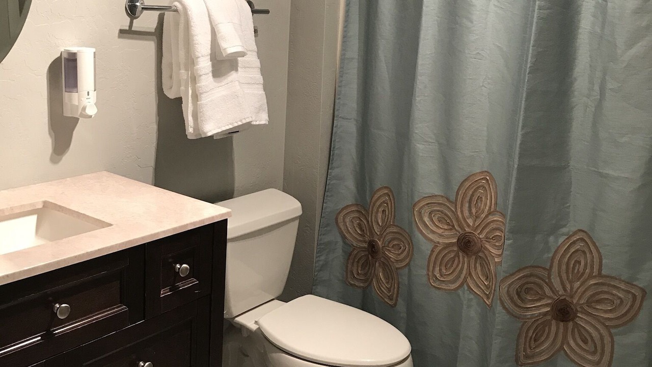 Photo of Bathroom in Cottonwood