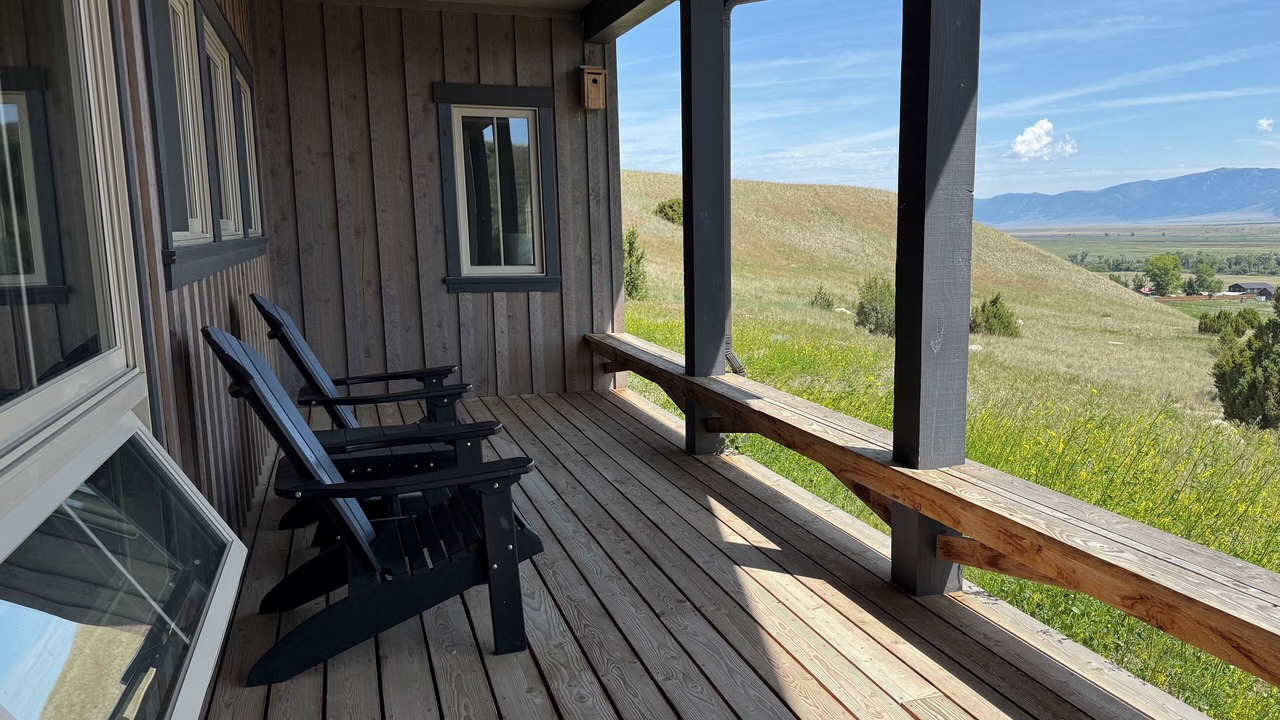 Photo of Patio Balcony in Shining Mountains