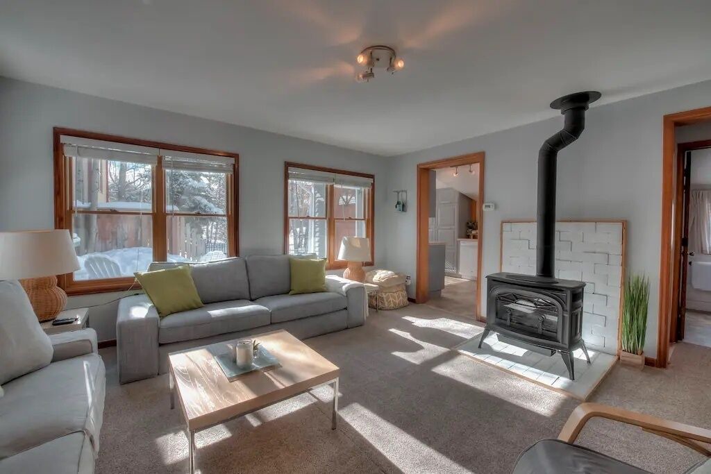 Photo of Livingroom in Historic District