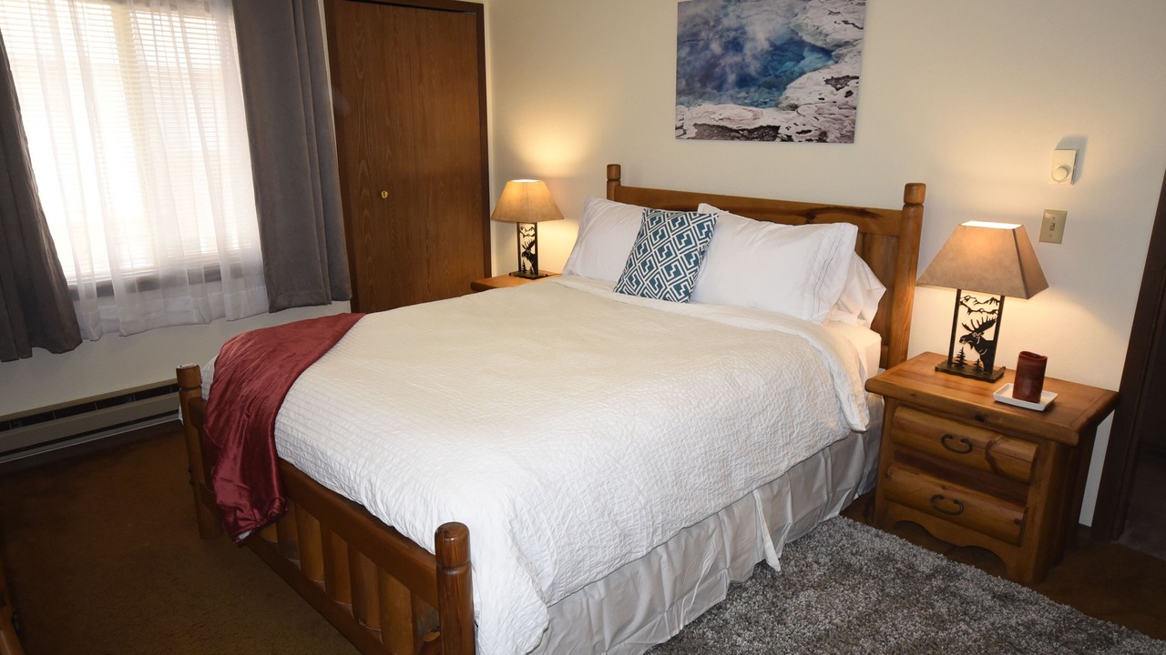 Photo of Bedroom in West Yellowstone