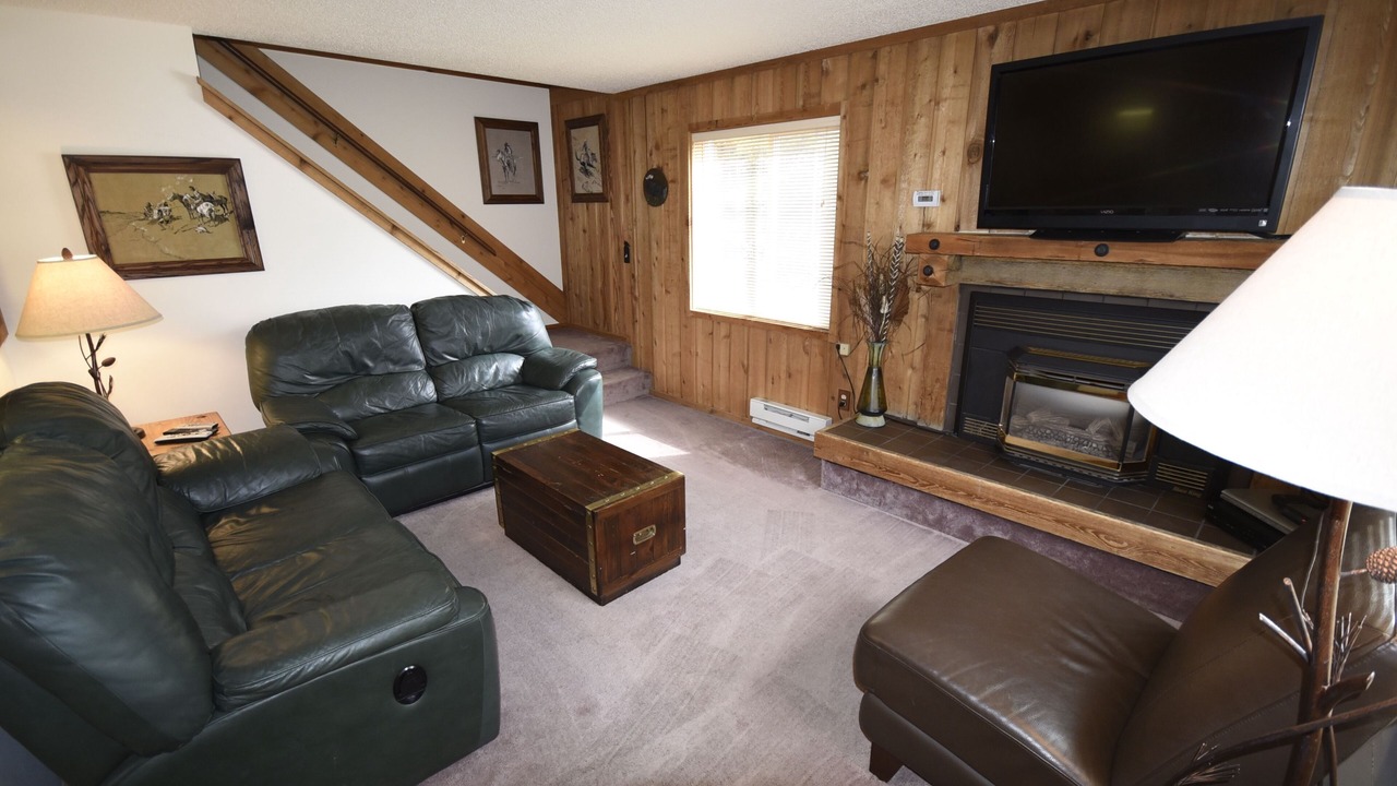 Photo of Livingroom in West Yellowstone