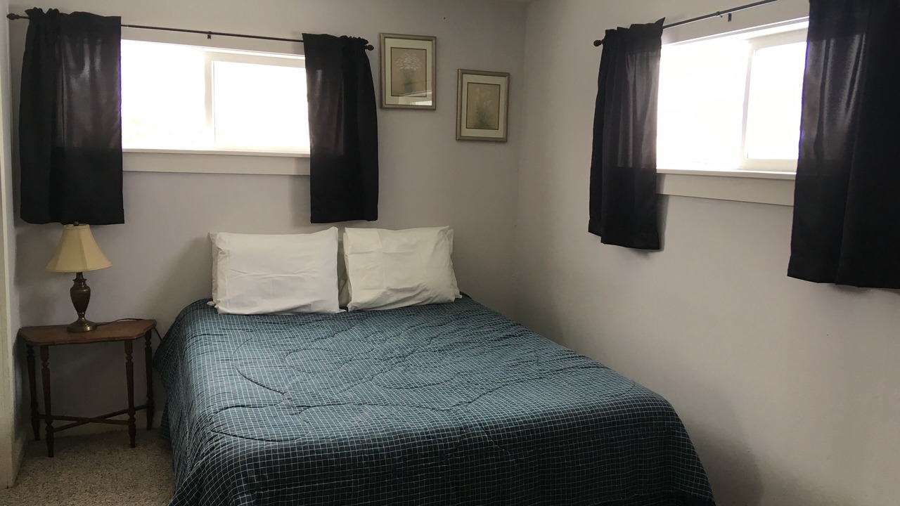 Photo of Bedroom in Encampment